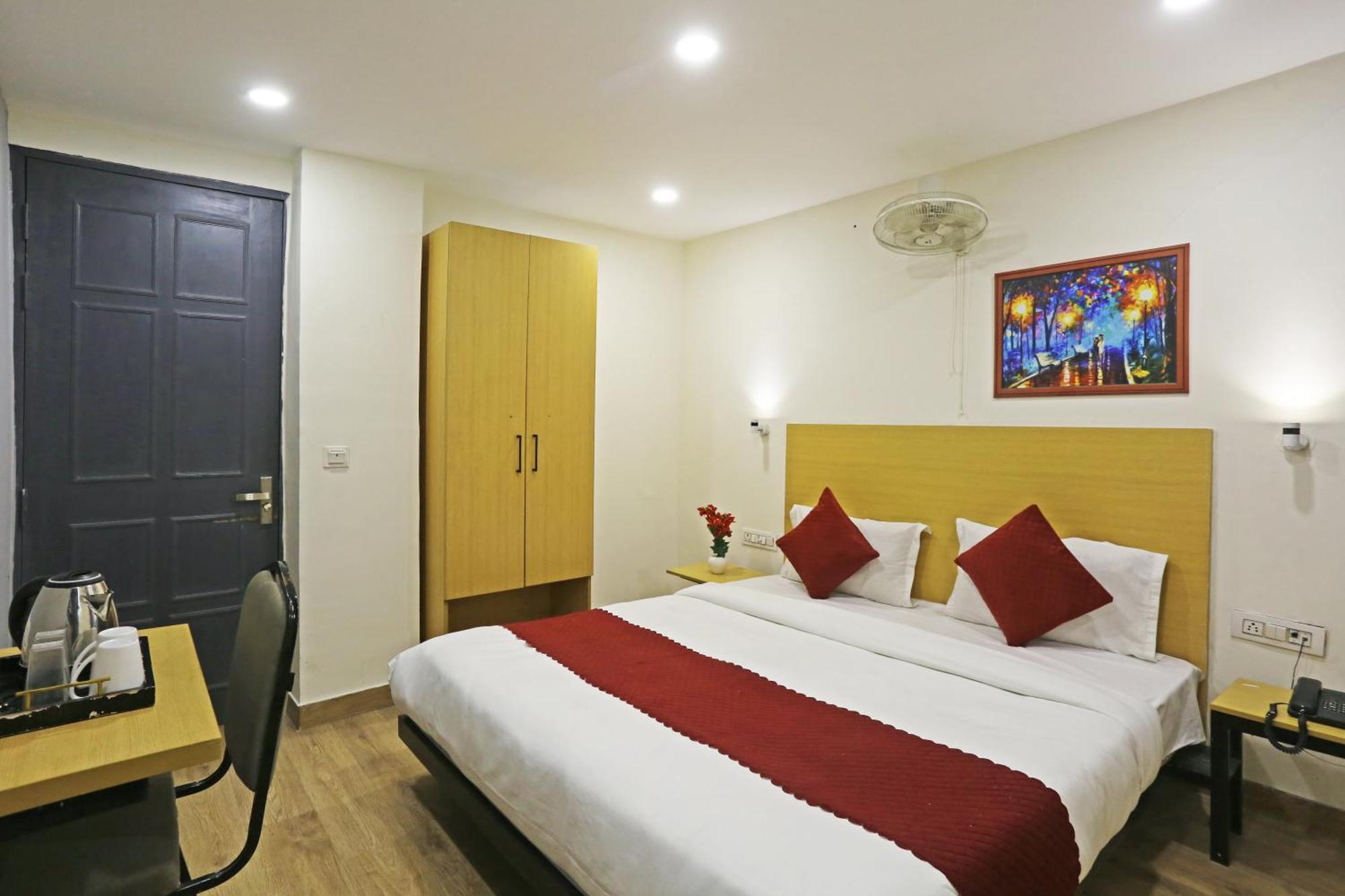 Hotel Twamev Residency Uttam Nagar Couple Friendly 德里 外观 照片