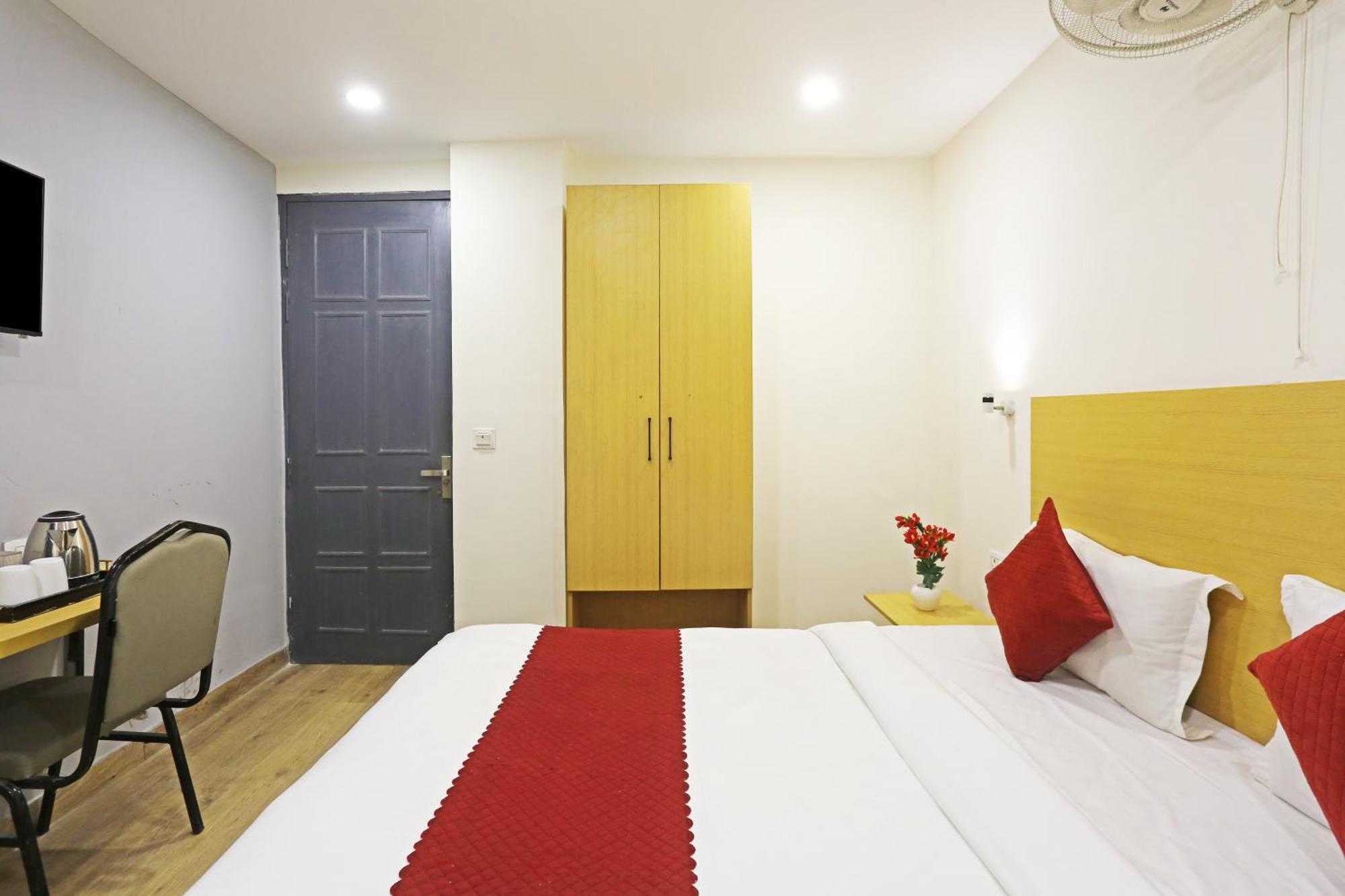 Hotel Twamev Residency Uttam Nagar Couple Friendly 德里 外观 照片