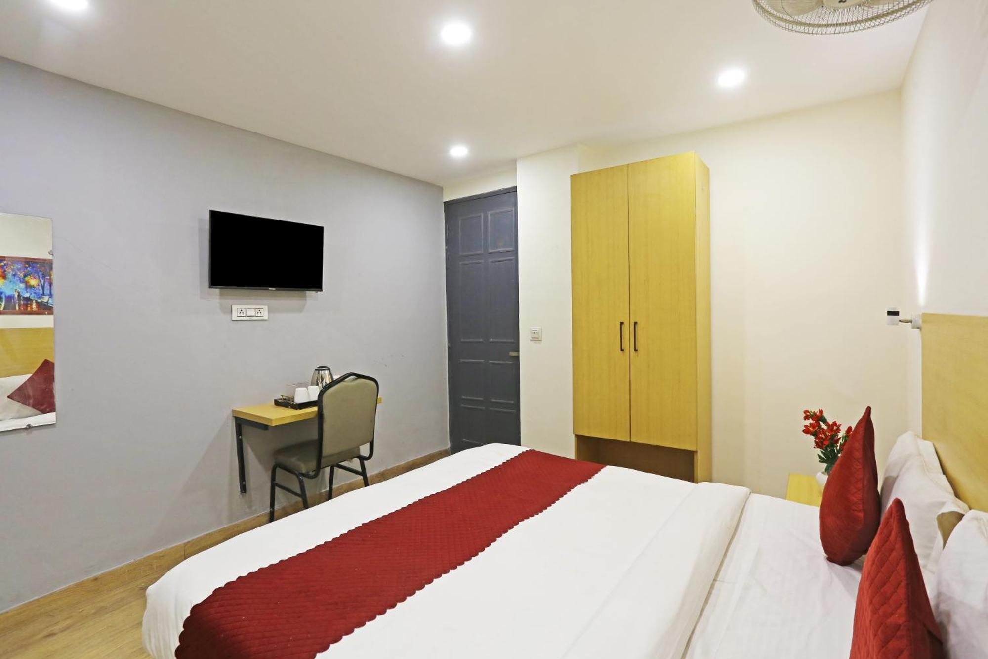 Hotel Twamev Residency Uttam Nagar Couple Friendly 德里 外观 照片