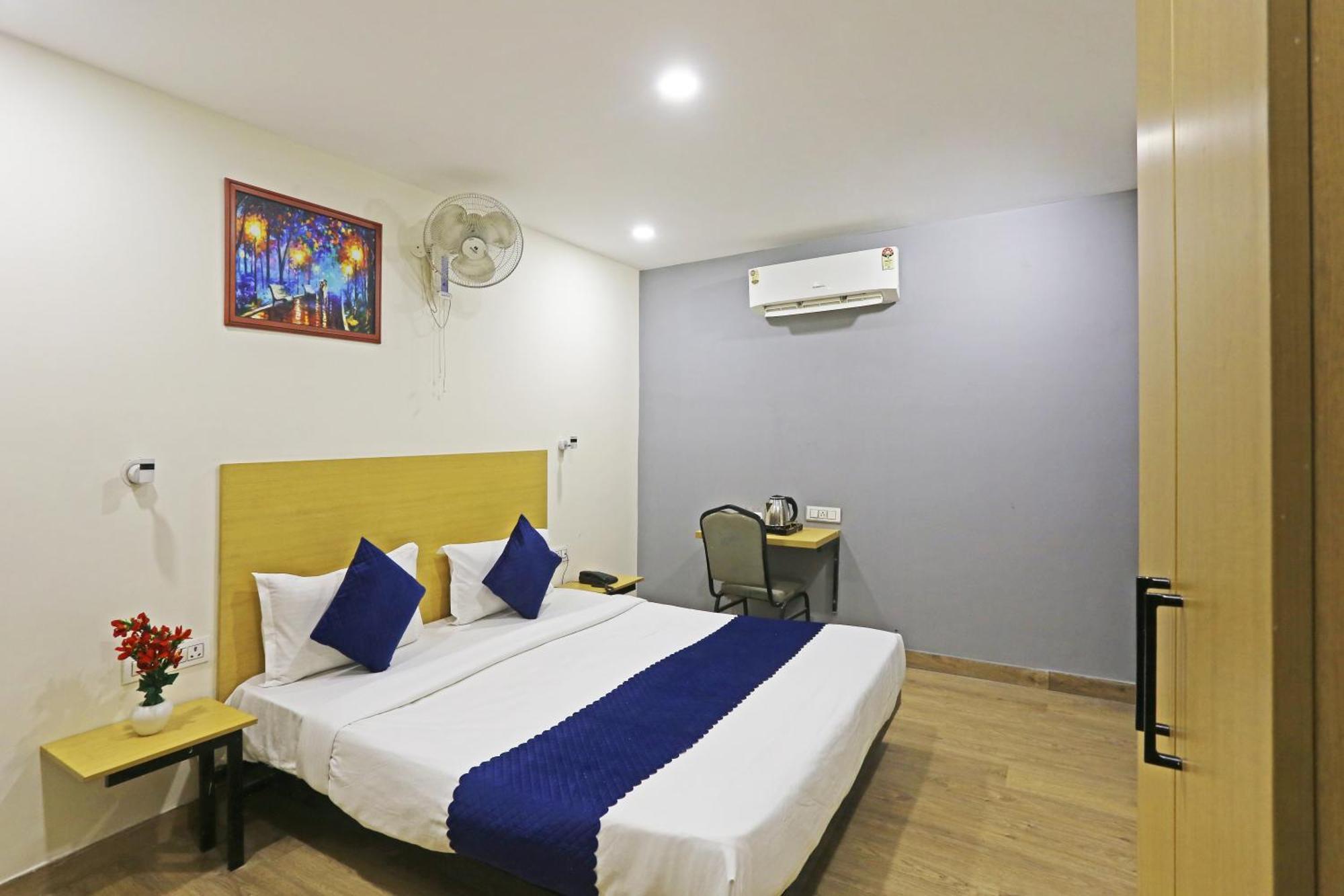 Hotel Twamev Residency Uttam Nagar Couple Friendly 德里 外观 照片