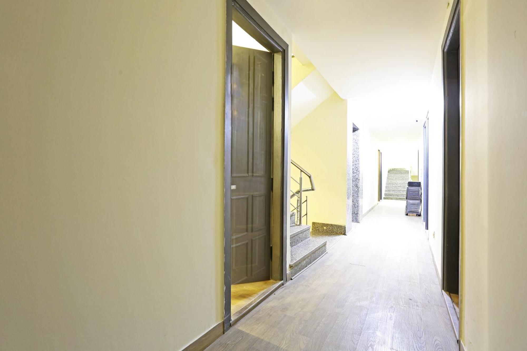 Hotel Twamev Residency Uttam Nagar Couple Friendly 德里 外观 照片