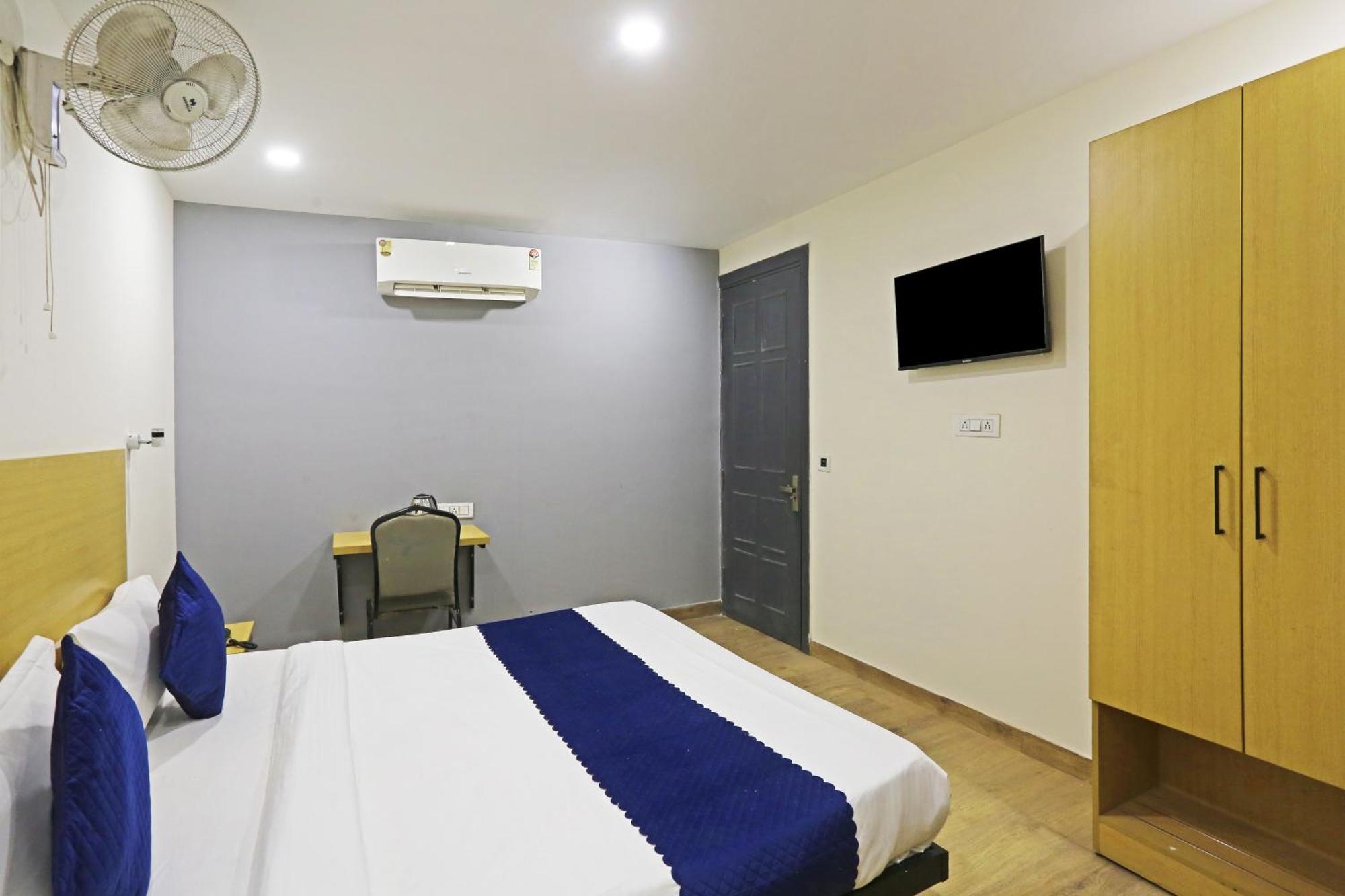Hotel Twamev Residency Uttam Nagar Couple Friendly 德里 外观 照片