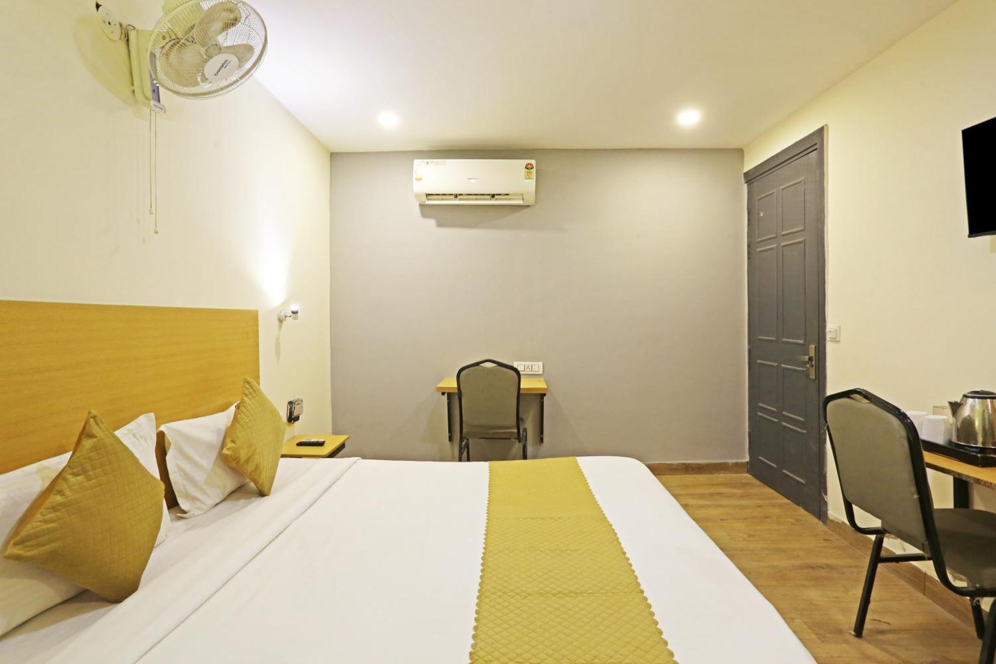 Hotel Twamev Residency Uttam Nagar Couple Friendly 德里 外观 照片