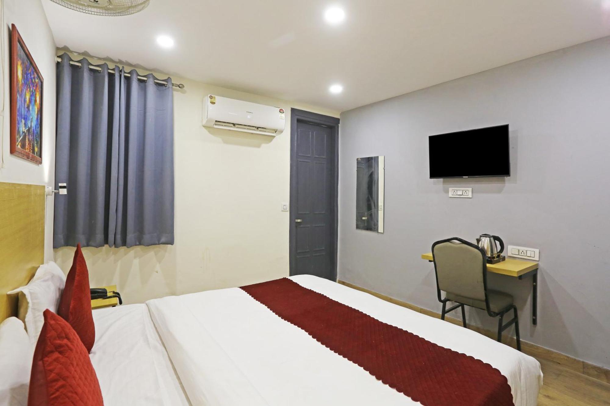 Hotel Twamev Residency Uttam Nagar Couple Friendly 德里 外观 照片