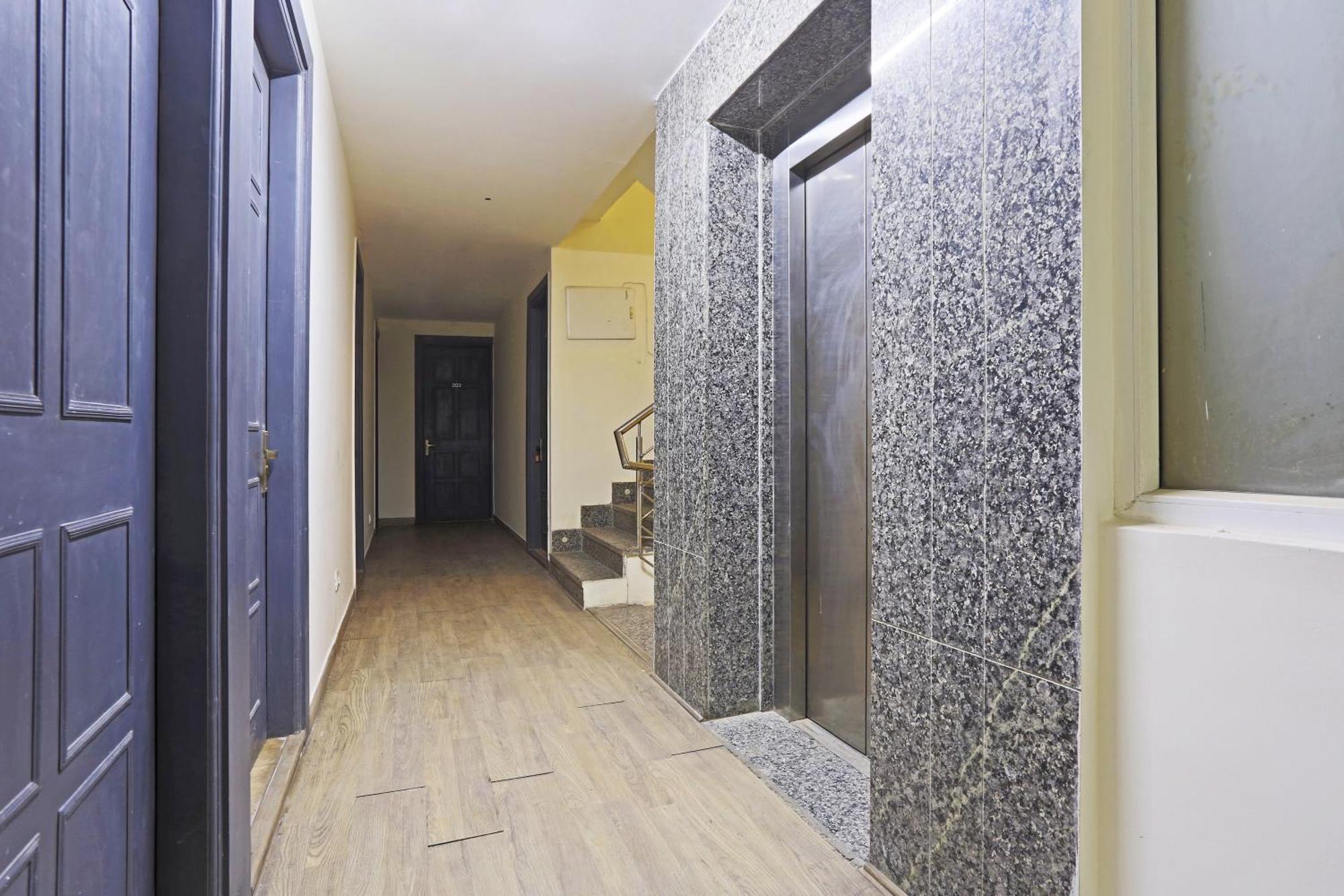 Hotel Twamev Residency Uttam Nagar Couple Friendly 德里 外观 照片