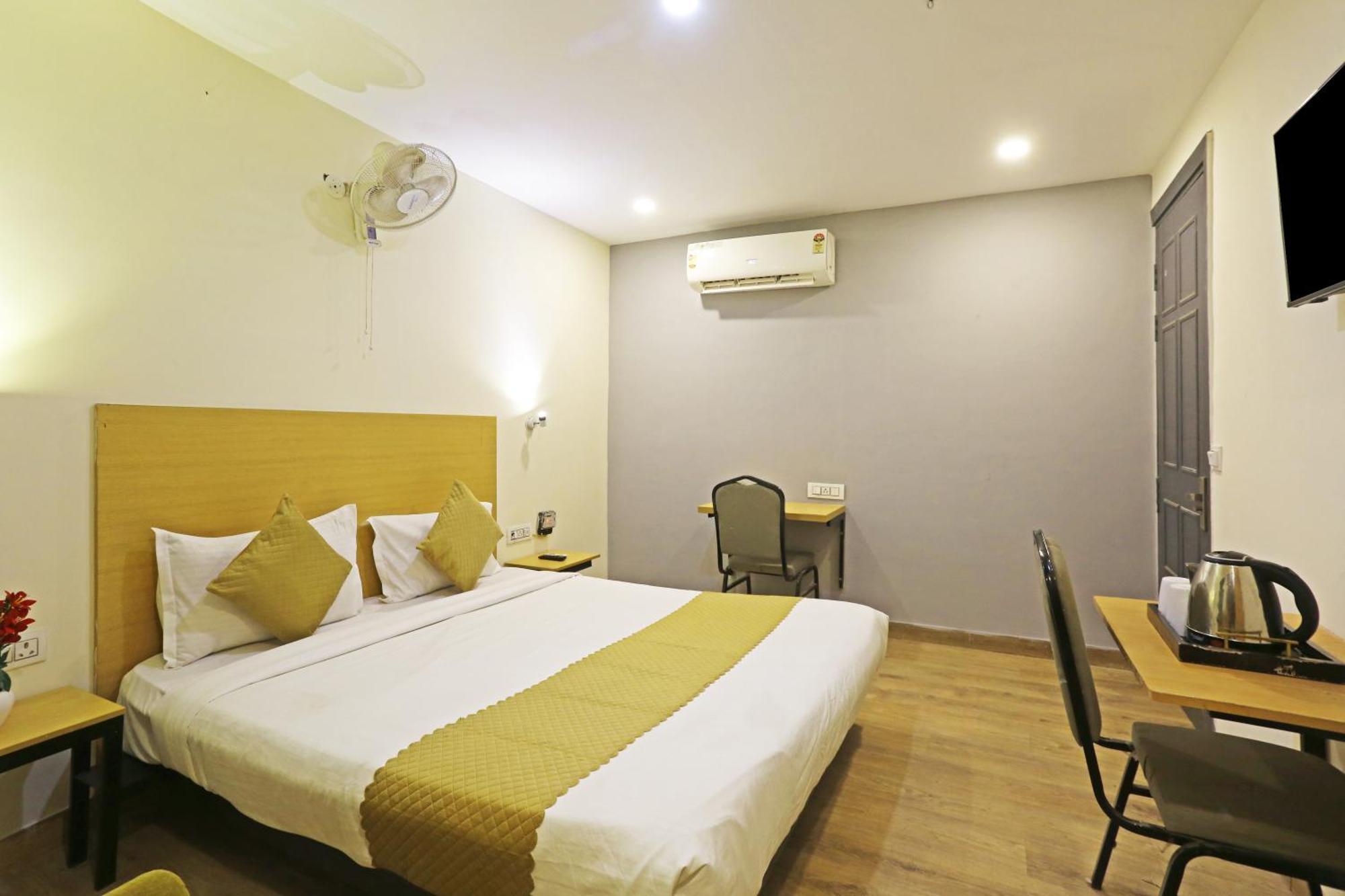 Hotel Twamev Residency Uttam Nagar Couple Friendly 德里 外观 照片