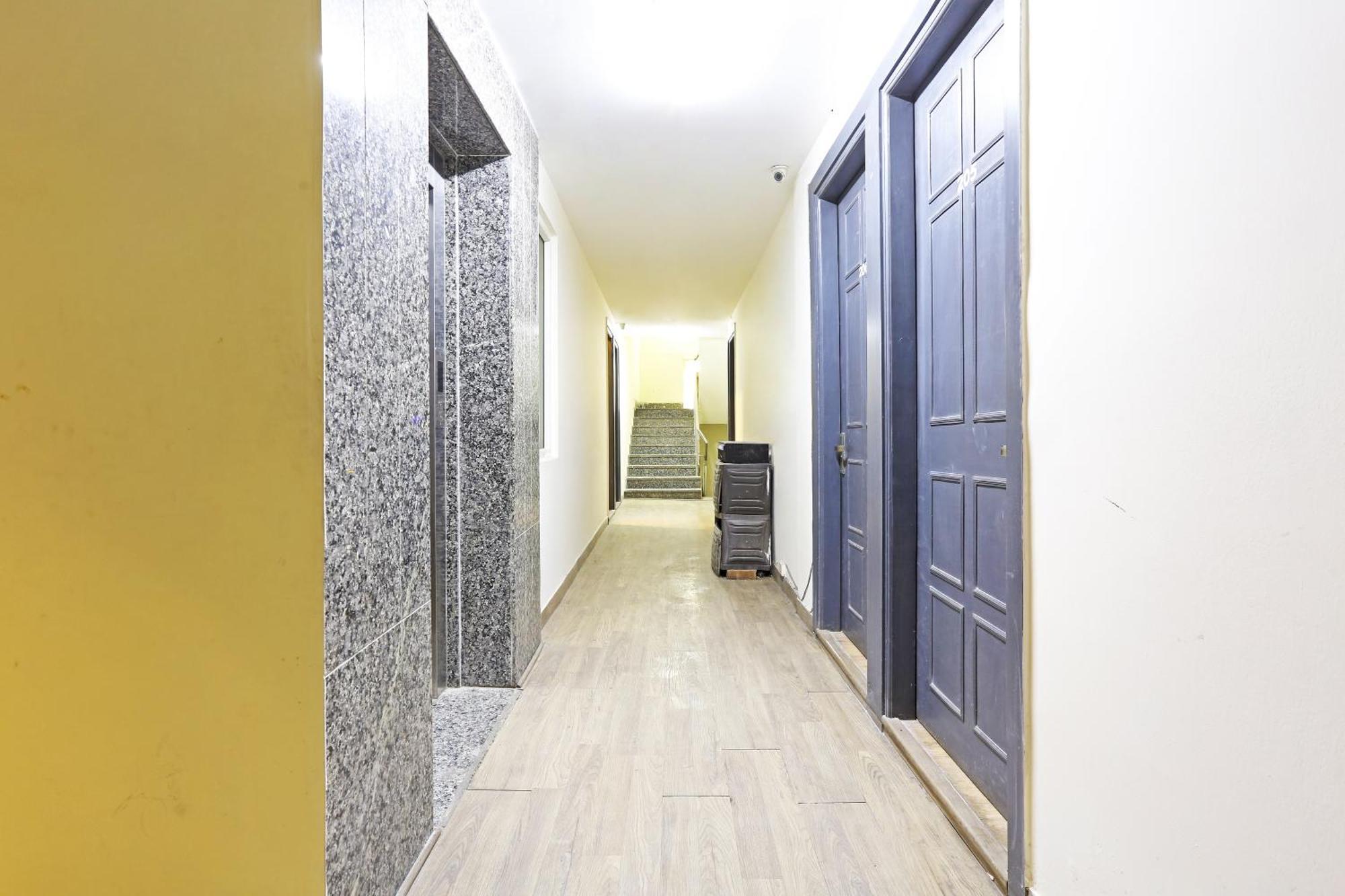 Hotel Twamev Residency Uttam Nagar Couple Friendly 德里 外观 照片