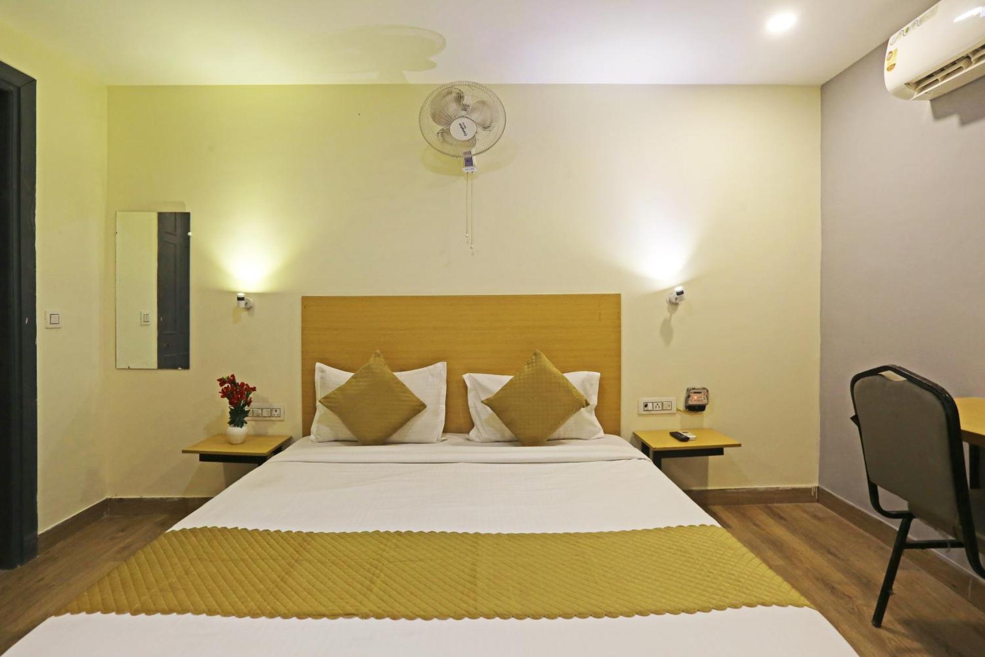 Hotel Twamev Residency Uttam Nagar Couple Friendly 德里 外观 照片