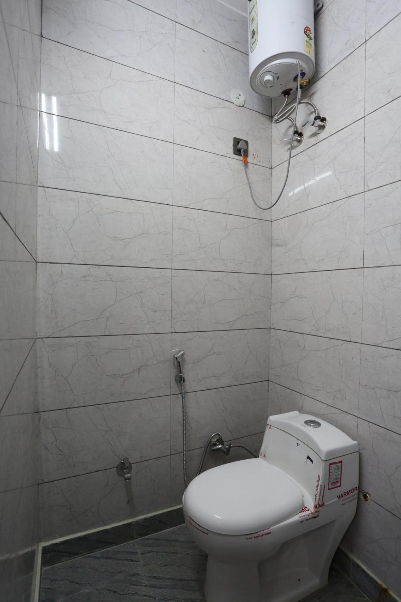 Hotel Twamev Residency Uttam Nagar Couple Friendly 德里 外观 照片